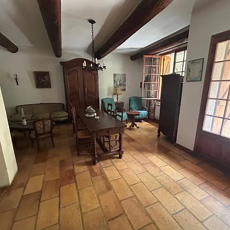 L Hacienda De Raymonde Nîmes